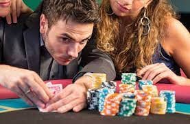 Dealer kasino live memberikan pengalaman seru dan profesional di platform gaming skslot